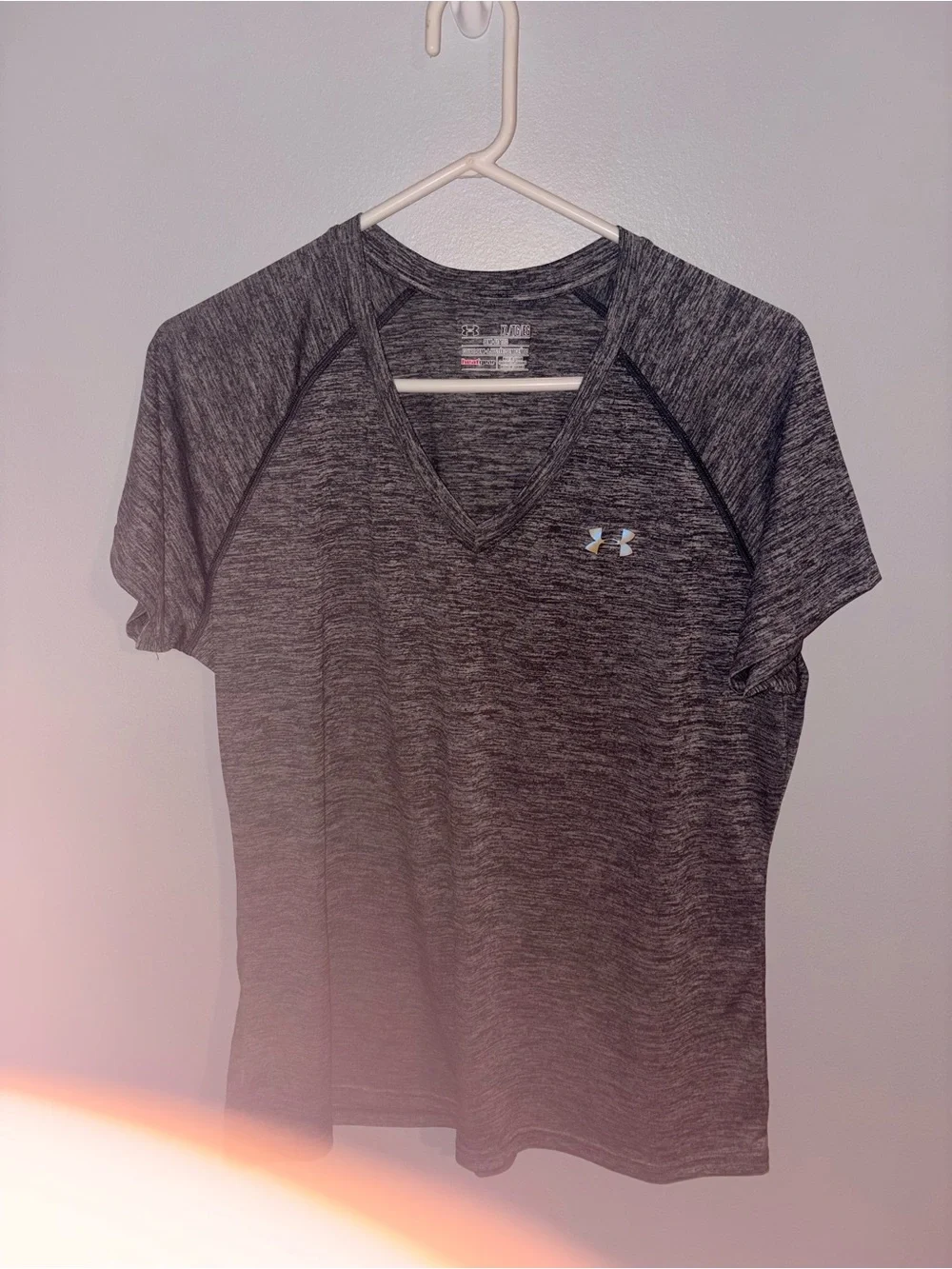 Under Armour women’s Dark Charcoal Heather V-Neck Performance Tee